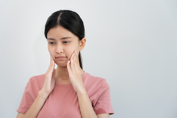 Dry Socket After Tooth Extraction: When To Seek Follow Up Care